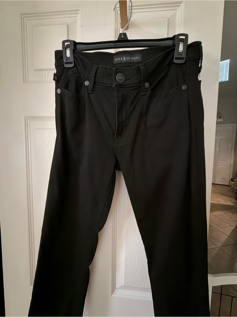 Rock & Republic Women’s Black Straight Leg Jeans